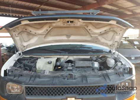 2005 Chevrolet Express из США, поврежденный, VIN 1GCGG25V751152384